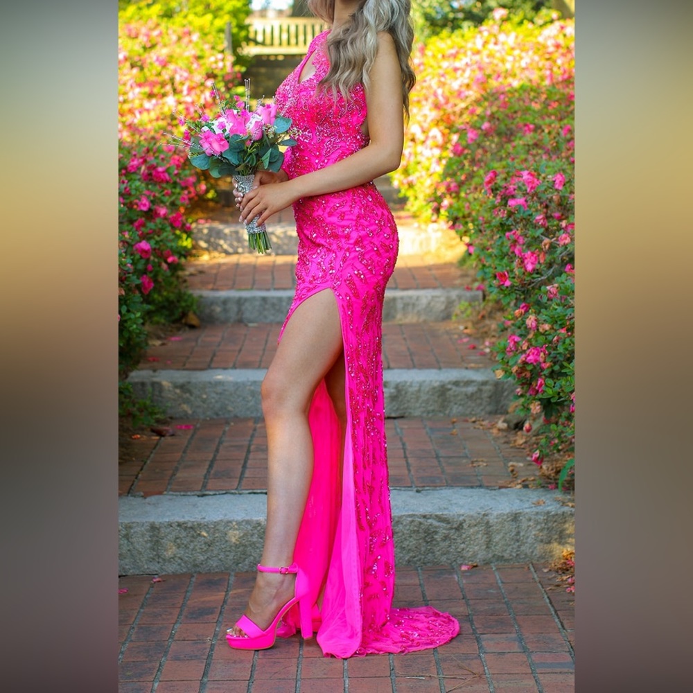 Hot Pink Sherri Hill prom dress size 0 it was a size 2 Long Train